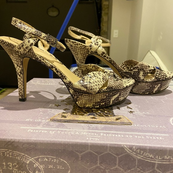 Women's Platform Sandals/Heels - Picture 2 of 7